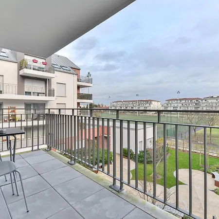 Spacious With Terrace And Parking *