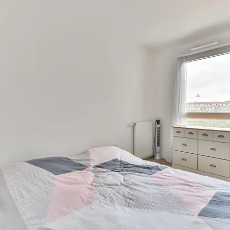 Spacious With Terrace And Parking